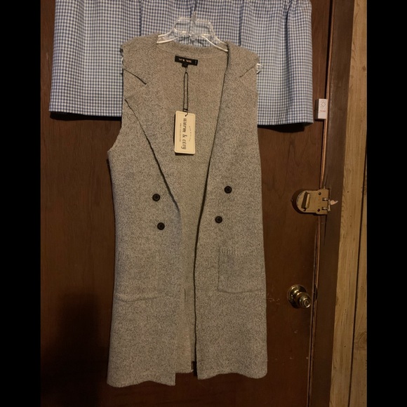 Love Tree Sweaters - Love Tree Sleeveless Cardigan Vest Size L NWT